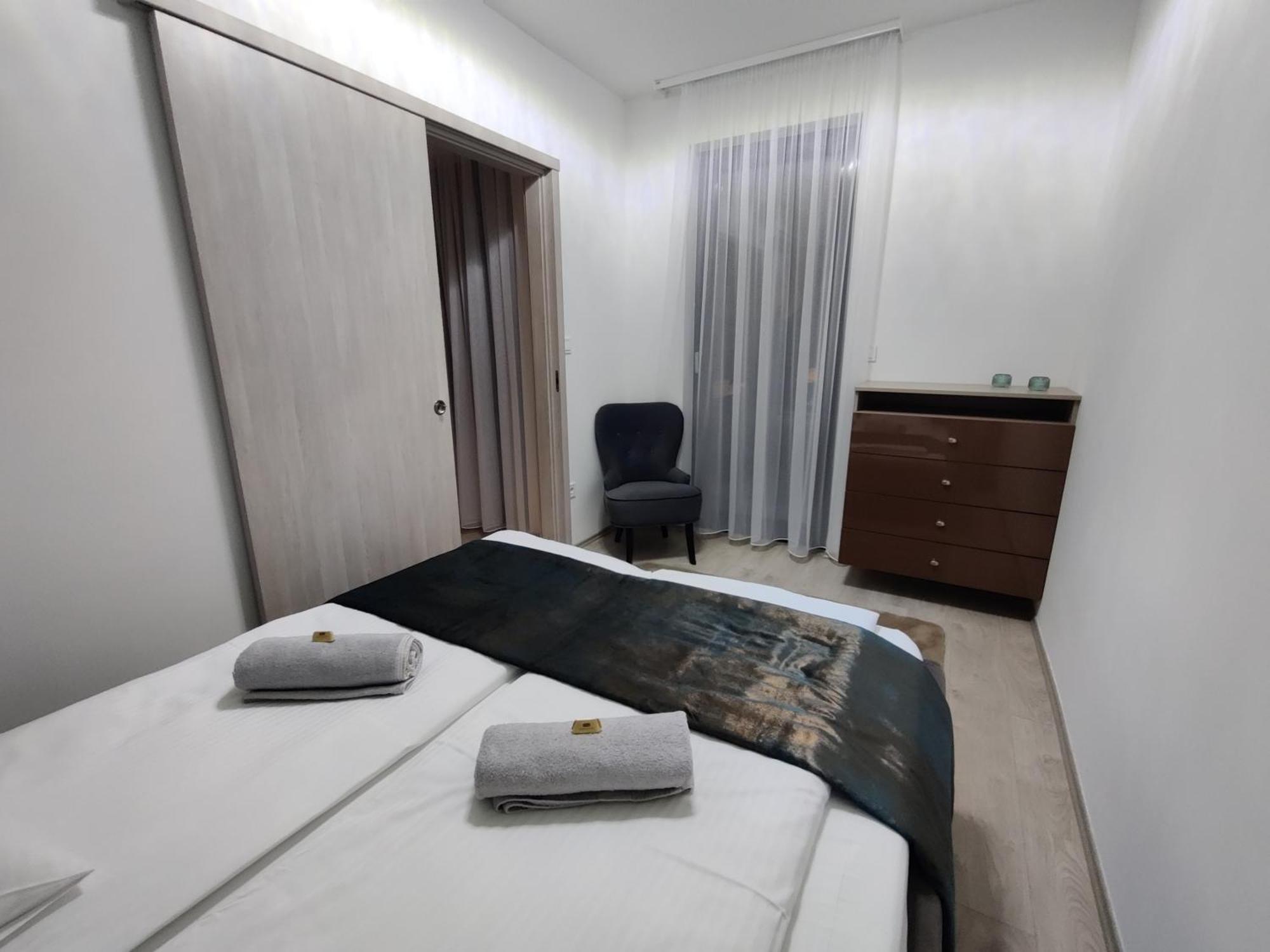 Belvaros Resort Apartman & Spa Szekesfehervar Ngoại thất bức ảnh