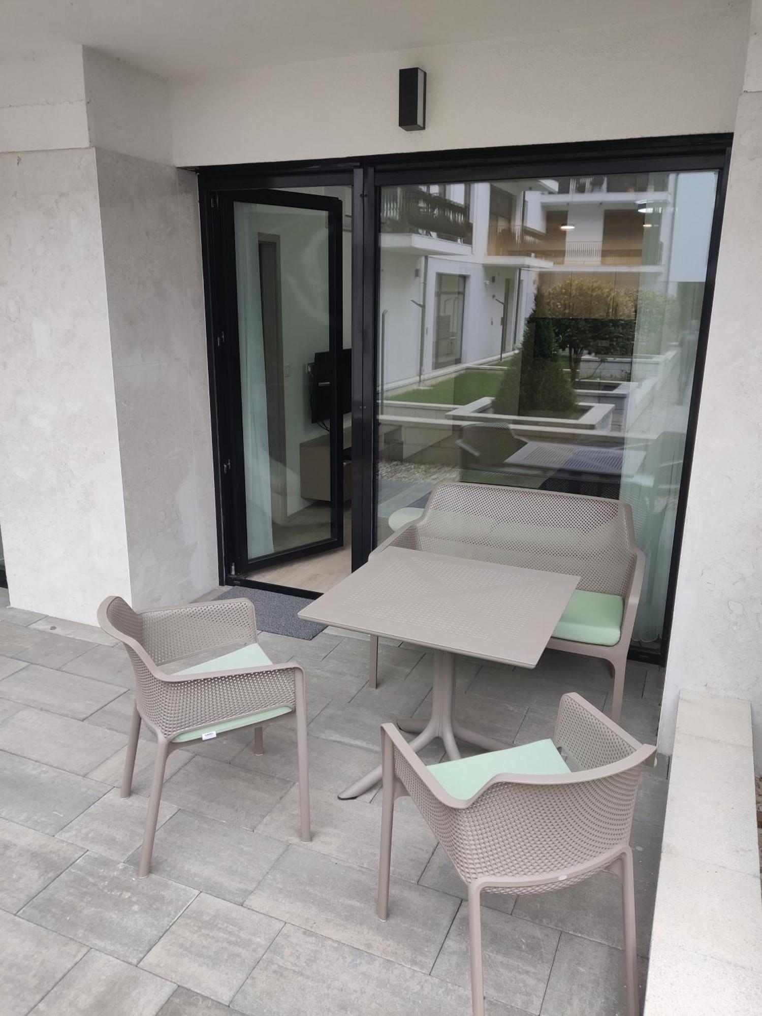 Belvaros Resort Apartman & Spa Szekesfehervar Ngoại thất bức ảnh