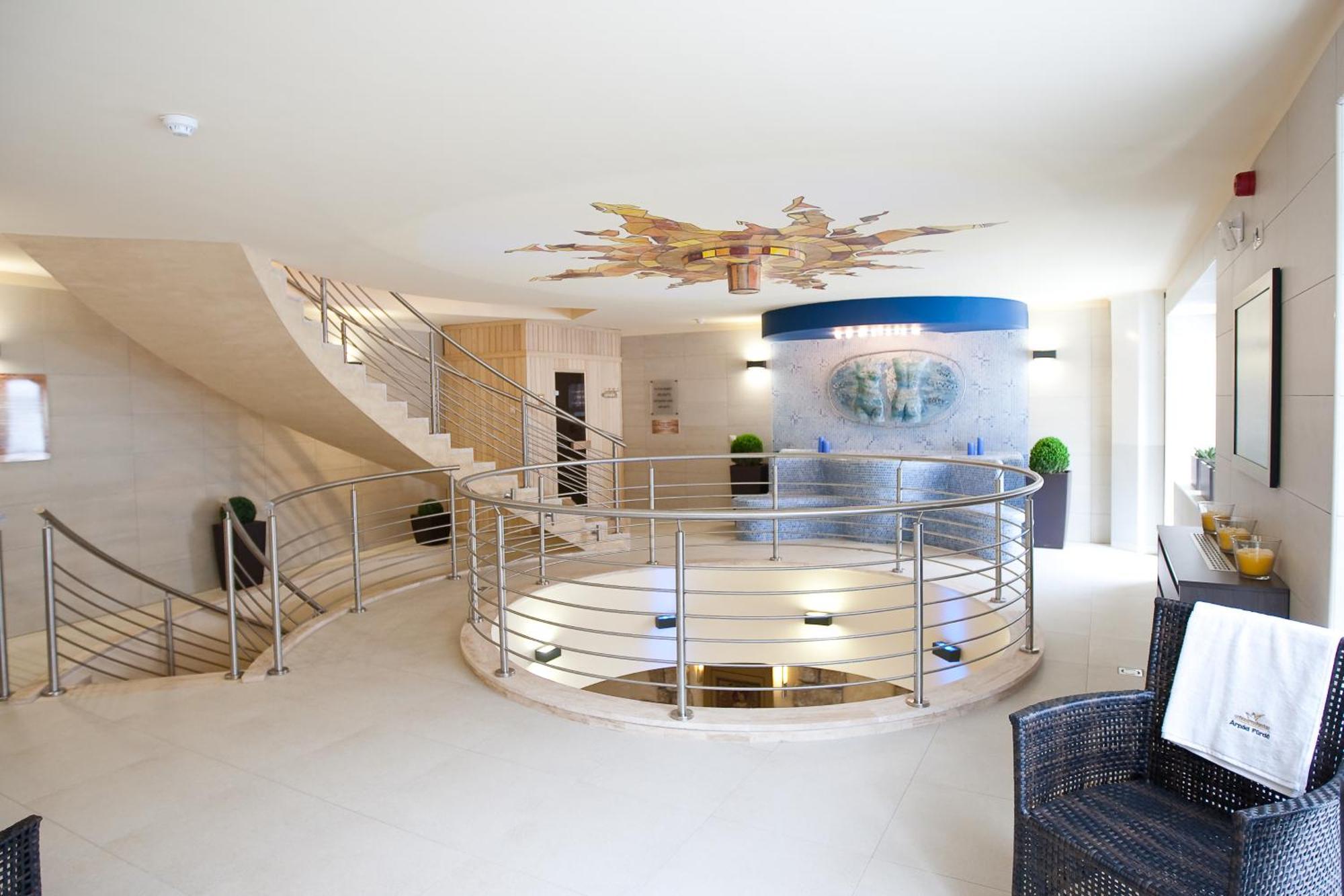 Belvaros Resort Apartman & Spa Szekesfehervar Ngoại thất bức ảnh