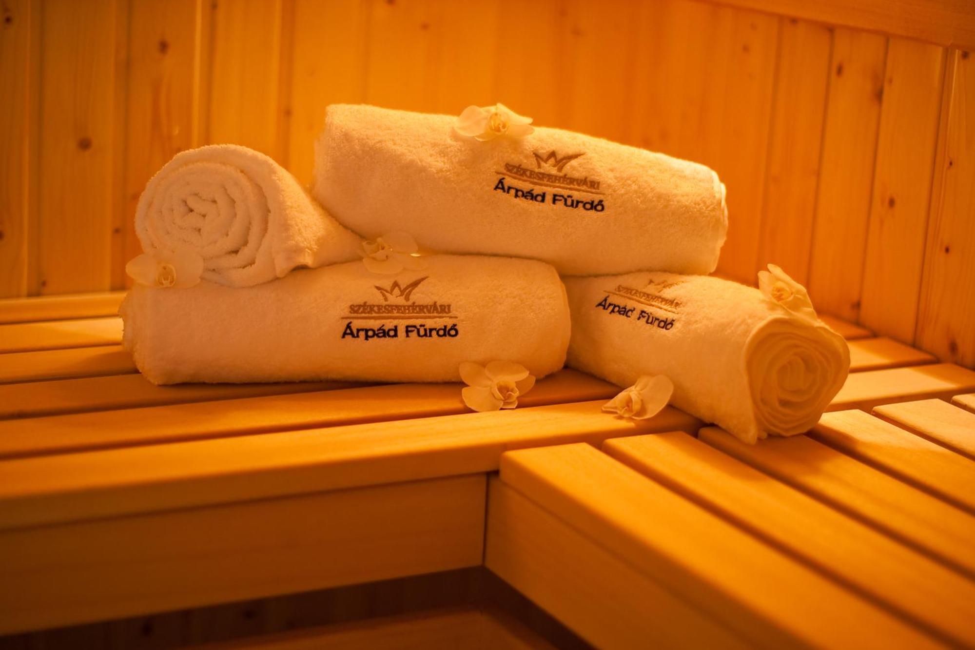 Belvaros Resort Apartman & Spa Szekesfehervar Ngoại thất bức ảnh