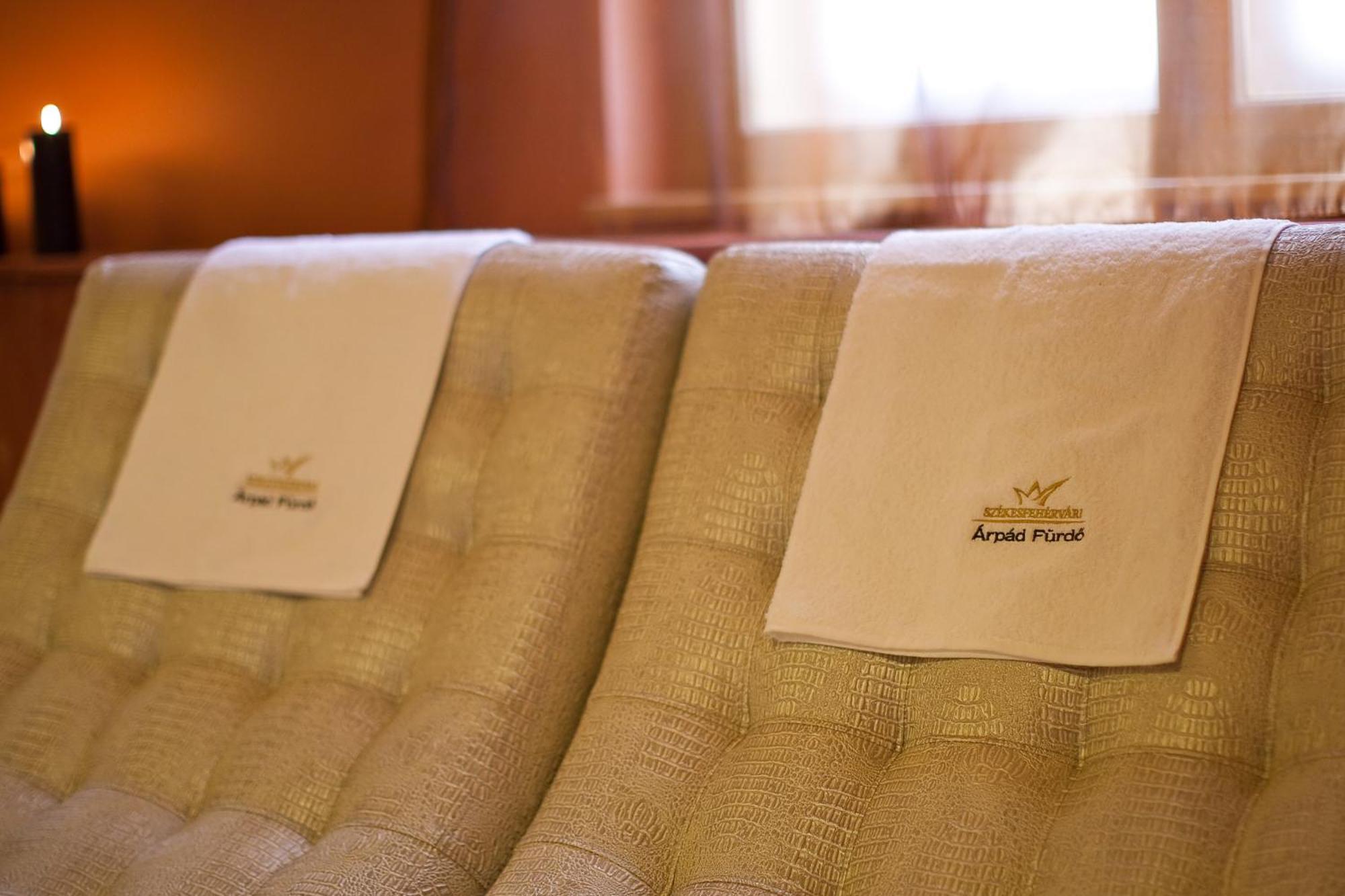 Belvaros Resort Apartman & Spa Szekesfehervar Ngoại thất bức ảnh
