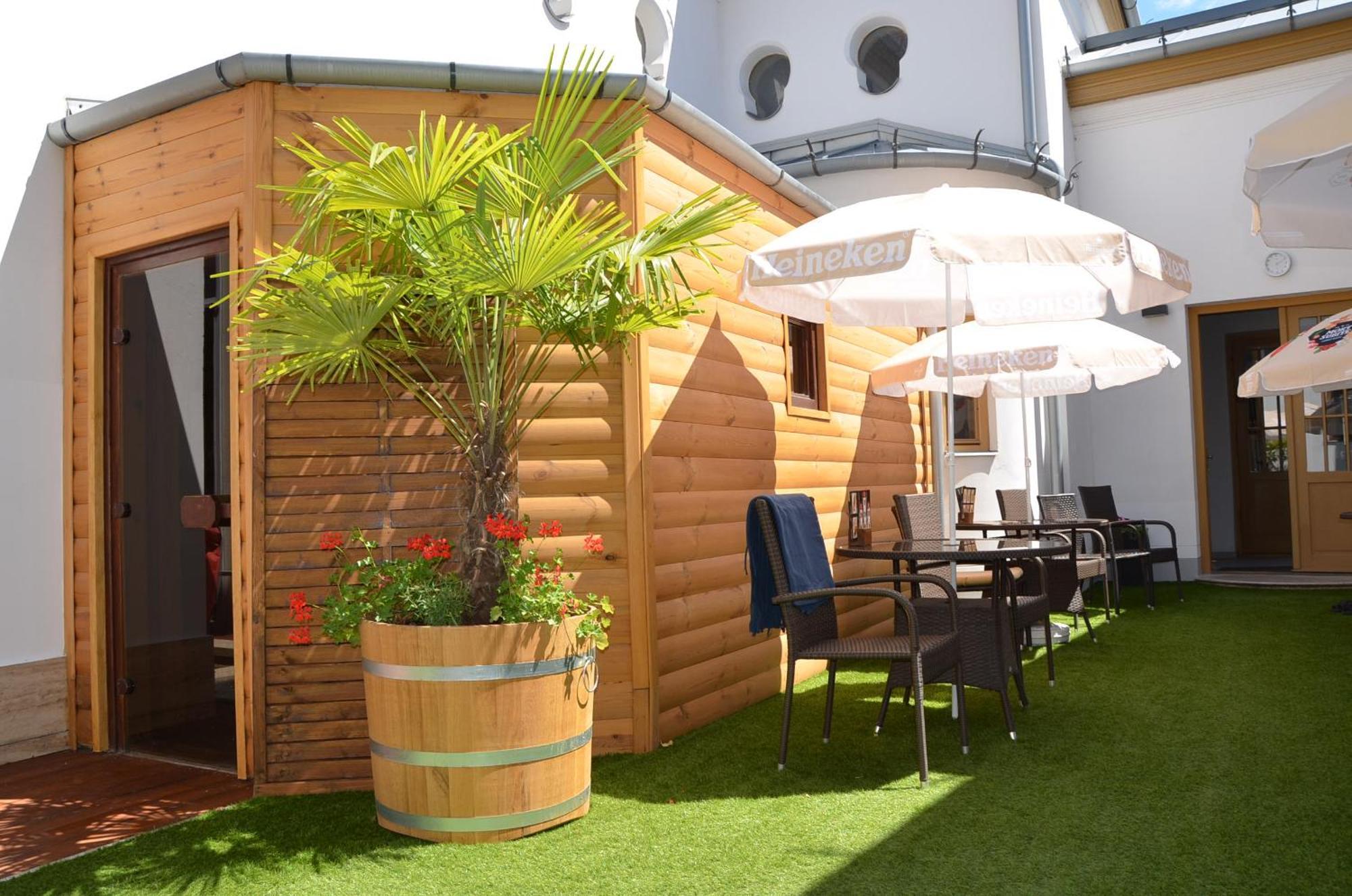 Belvaros Resort Apartman & Spa Szekesfehervar Ngoại thất bức ảnh
